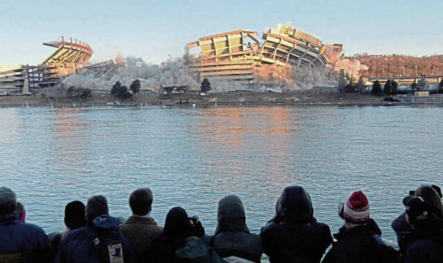 3522365_web1_ThreeRiversImplosion