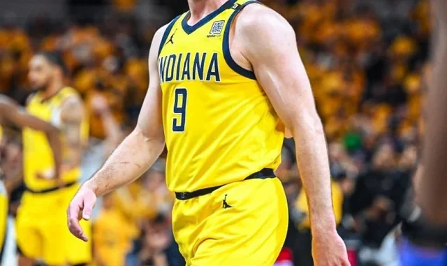 josh-reynolds-tj-mcconnell-is-an-annoying-little-shit-that-v0-L9b9fJlOeFeewp8bln0crn014hh-izBTJDlzzz8rdXg