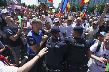 instant-violente-protest-aur-01-inquam-photos-tudor-pana